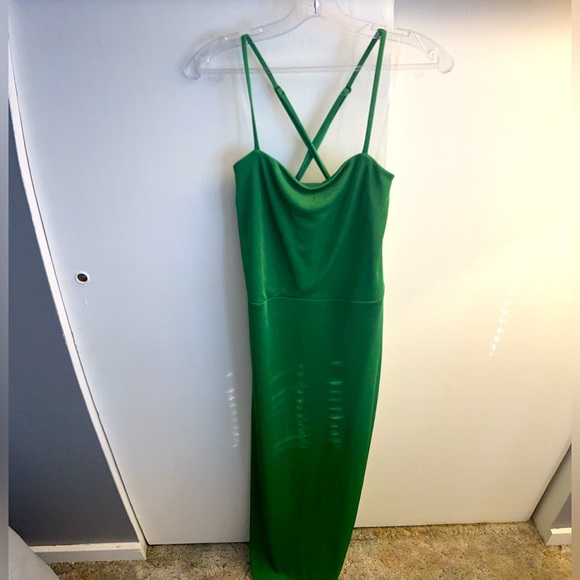 Womens size XL dress with slits and tie back NWT - Picture 3 of 9